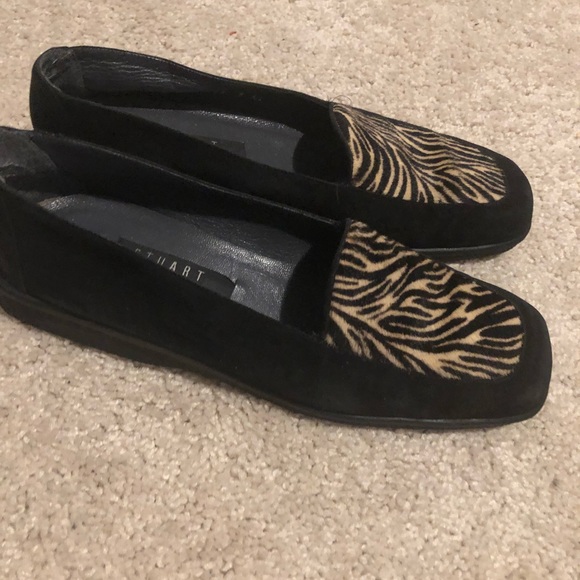 🔥 Stuart W... leather tiger flats - Picture 2 of 3